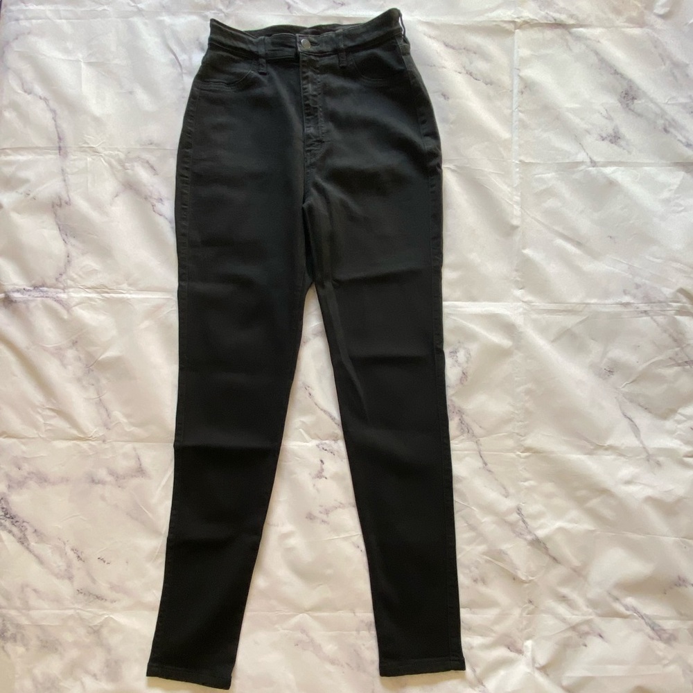 Fashion Nova Highwaisted Jeans